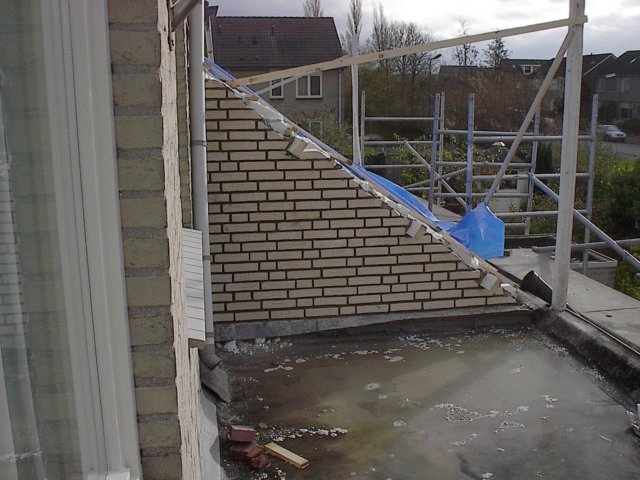 deverbouwingophetdak.jpg
