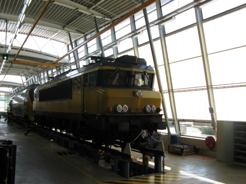 loc1711staatbinnenmetproblemenaandehoogspanningsinstallatie.jpg