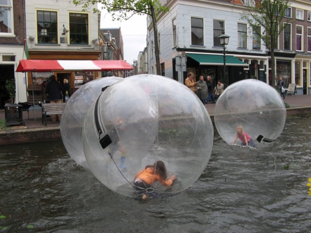 aquabubbleopblaasballenookindelft.jpg