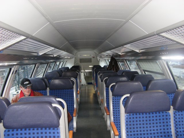 hetinterieurvaneenduitseinterregiotrein2.jpg