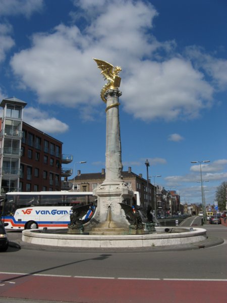 eenstandbeeldinshertogenbosch.jpg