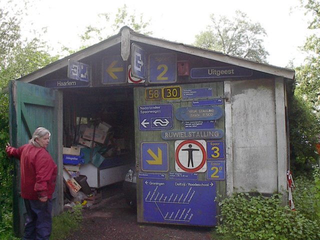 eneenschuurtjemetnogmeerverzamelspullen.jpg