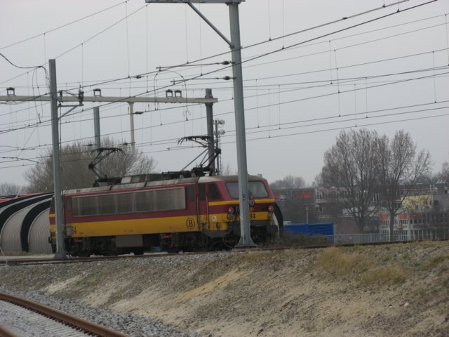 de1184locuitbelgidiekopmaaktomdewerkplaatsinterijdenvoorrangeerwerk.jpg