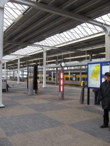 eenwarmtezuilopstationamstel.jpg