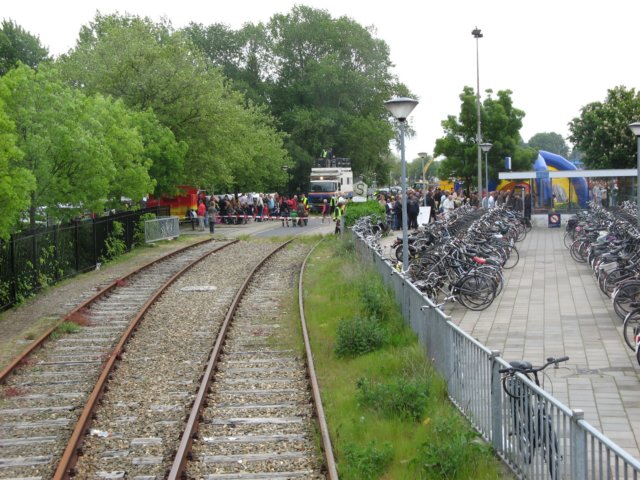 hetspoorachterderijdendeicl.jpg