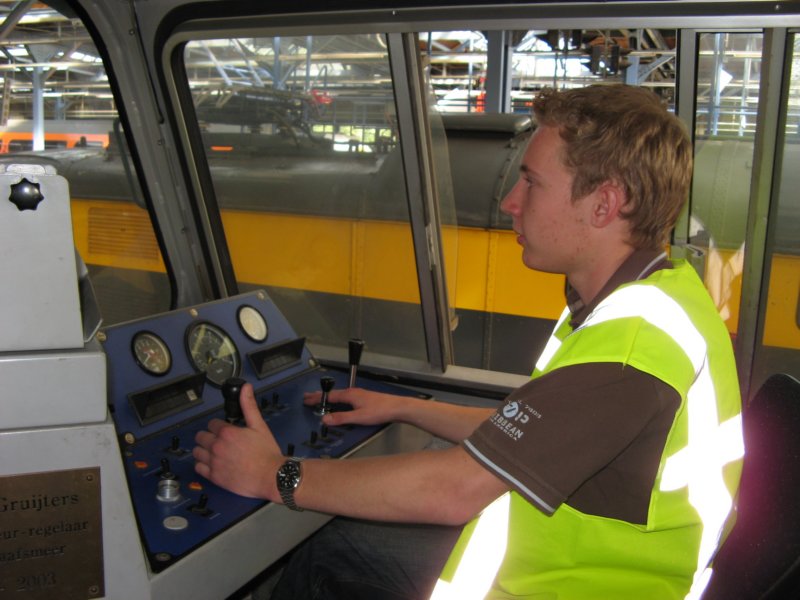 stefaninde700loc.jpg