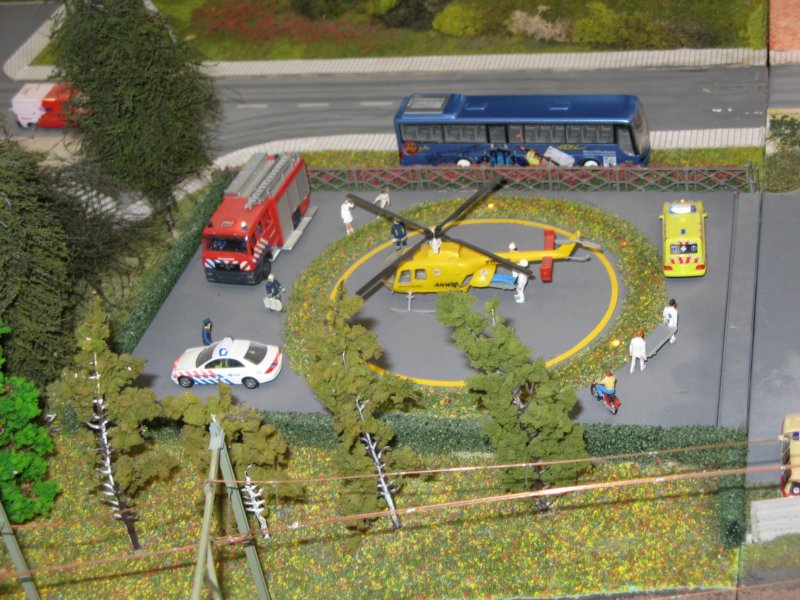 modeltraumahelicopteropeenlandingsplek.jpg