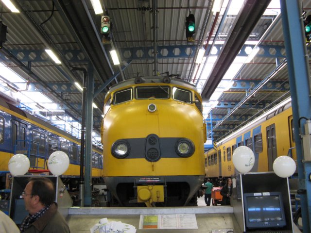 deimiddelsoudevertrouwdegelevariantvandehondekop.jpg