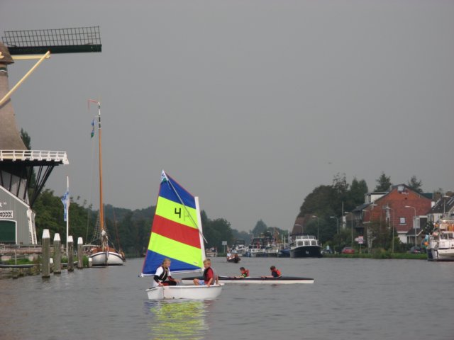 nogeenpaarkinderenineenoptimist.jpg